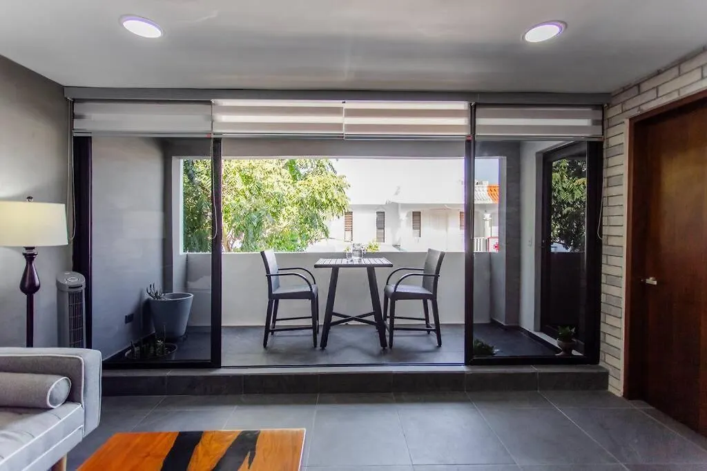 Departamento De 2 Habitaciones Directo En La Quinta Av Playa del Carmen 0*,  México